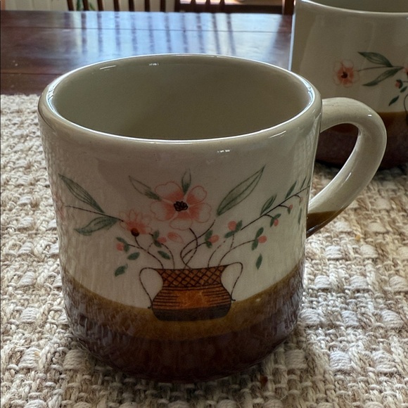 Country side vintage mugs. Floral Ceramic Mug with Brown Base. 4 mugs EUC - Picture 2 of 7